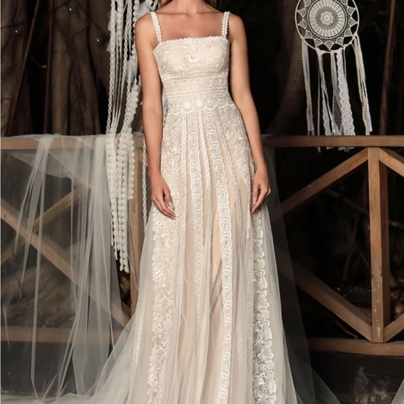 Chic Nostalgia Wedding Dress (Dharma) NWOT - Picture 1 of 6